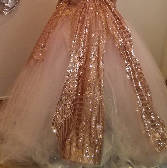 "HELEN" Blush Art Deco Wedding Ballgown Set - Picture 6 of 16